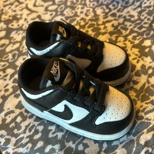 Toddler / Baby Nike Dunk sneakers Panda colors - elastic stretch laces